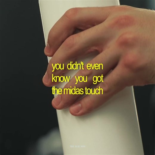 petition for Carly Rae Jepsen music in S2 🙂‍↕️ #shanehollander #ilyarozanov #hollanov #heatedrivalryedit #fyppp @Heated Rivalry @Carly Rae Jepsen scp: faepacks (IG)