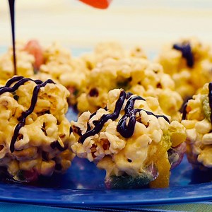 Looking for a fun thing to make with the kids? Enjoy some Sweet Popcorn Bombs! LIKE Cooking Panda for more delicious videos!!! | Cooking Panda