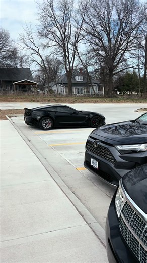 Exploring the Corvette C7 Z06: A Blacked-Out Beauty
