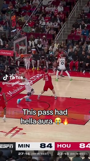 Sengun's Impressive Pass Highlights NBA Action