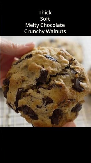 Thick and Gooey Vegan Levain Cookies 🍪 #vegancookies #levaincookies #chocolatecookies