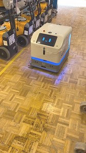 🤖 Sveabot S100: Den multifunktionelle og yderst effektive robotstøvsuger og gulvvasker, der fejer, suger og renser i samme arbejdsgang! 🧹🧼🚿 Book en gratis demo på vores hjemmeside, eller kontakt os på 📱 45 69 69 32 61 eller 📧 salg@curantteknik.dk. Vi tilbyder både salg, leasing og service. | Curantteknik.dk