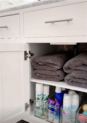 27K views · 124 reactions | Deep drawer bins = your new organization BFF!  @theorderlyspace shows 5 areas of the home you can use the iDesign Deep Drawer Bins from #TheContainerStore: https://container.store/3KZnVMU 1️⃣ Above your fridge to store any back stock 2️⃣ Under your kitchen sink 3️⃣ In kitchen drawers 4️⃣ In laundry room cabinets 5️⃣ Under your bathroom sink | The Container Store | Facebook