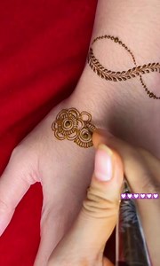 240K views · 2.4K reactions | Simple henna design tutorial. #henna #mehndi #hennadesign #mehendi #collected #viralpost2025シ | Crafty Mind's Ideas | Facebook