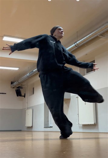Dynamic Hip Hop Choreography by Raye