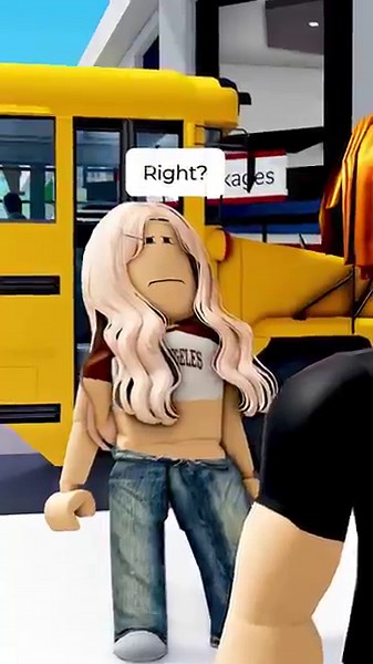 Love TRIANGLE in Roblox! 😍#shorts