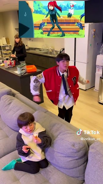 弟の持ってるアイスが危険すぎて恐怖しかない…😱