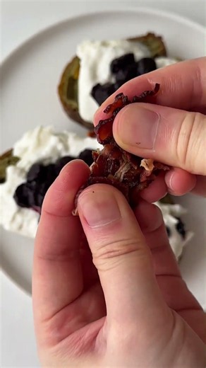 🥪 Blueberry Jam, Burrata & Bacon Bits Sandwich 🫐🧀🥓 – breakfast time