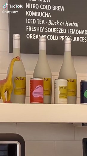 Be like my local stomping grounds (see what I did there) Dart Coffee in Santa Barbara and serve up @drinkdesoi okkkk! This was the best surprise! 😊