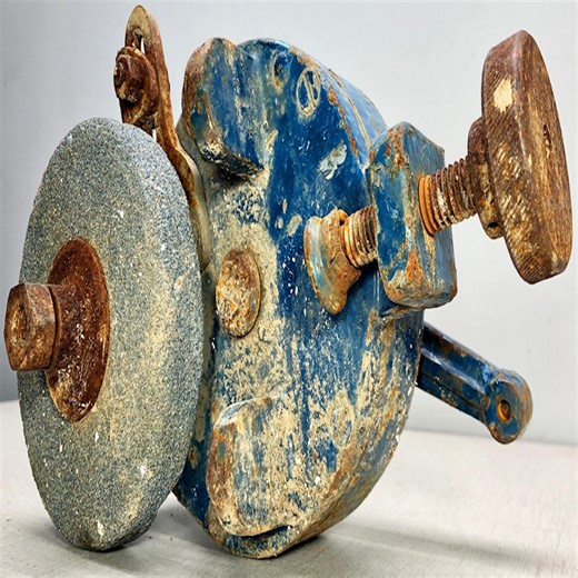 Vintage Rusty Hand-Cranked Grinder Restoration #AntiqueTools #RustRemoval #ToolRestoration | Matt Rockhold