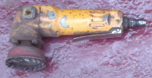 Why you shouldn’t use a rotating wire brush for paint preparation - BSO Svendborg