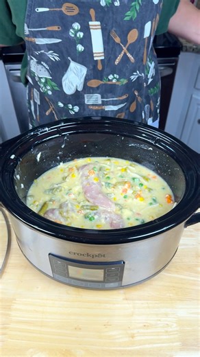 44K views · 218 reactions | Dump, Set, & Forget: Southern Fall Comfort   This video was produced by Kiera J and Network Media, LLC. | Family Style Cooking | Facebook