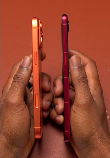 iPhone 17 Pro Max vs Moto Razr 60 Ultra Comparison