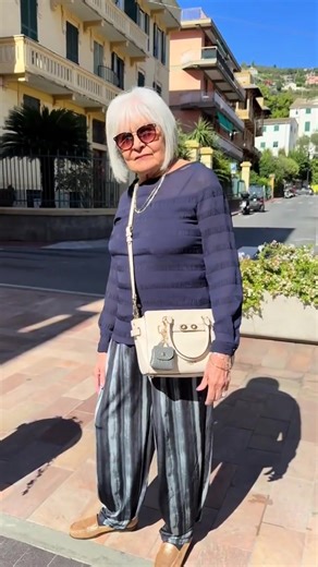 Because at the end of the day, our Tia is still just a girl. Here are a few clips of her modeling her outfits. She’s in her 80s and still killing the fashion game 🥰 #justagirl #modellife #parati #fashionista #prettygirlswalklikethis