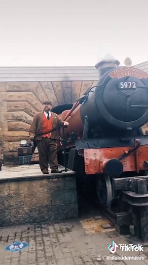 Team Member Preview Day ✌🏼#Harrypotter #harrypotterworld #universalstudios #universalstudiosorlando #hogsmade #hagrid #uoteam #fyp #foryoupage