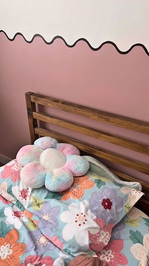 3.2K views · 76 reactions | Harini jom diy headboard katil sofia.. Cuba komen mana yg lebih cantikk?? lambwool : https://s.shopee.com.my/4q7t7D4Imb pool noodle : https://s.shopee.com.my/6fZXIcATEA #diyheadboard #diykidsroom | Cik Siti Diy & Home | Facebook