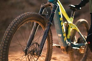 RockShox's Domain fork is reborn as an affordable version of the Zeb | BikeRadar