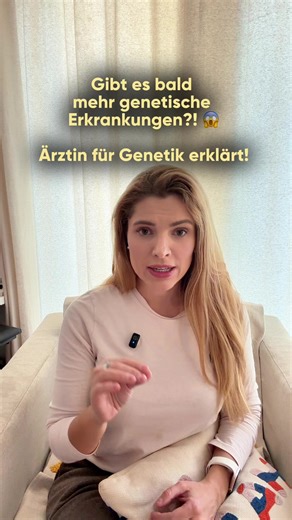 Ich bin Katherina, Fachärztin für Humangenetik. In meinem Blog dreht sich alles um Genetik. Man hört oft, dass in Europa die Zahl genetischer Erkrankungen zunimmt. Aber die Genetik selbst wird nicht „schlechter“. Der wichtigste Faktor ist das Alter der Eltern. Mit zunehmendem Alter des Vaters steigt das Risiko für neue Mutationen. Ein Beispiel ist die Achondroplasie. Das ist eine Form von angeborenem Kleinwuchs, die meist nicht vererbt wird, sondern als neue Mutation entsteht und mit dem Alter d