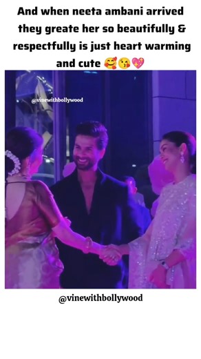 So Heart warming gesture 💕🫂 #shorts #aliabhatt #bollywood #gossip #deepikapadukone #fypシ゚viral #love