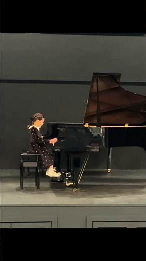 From the first notes… to the stage😌🎶 with 7 year old Maya