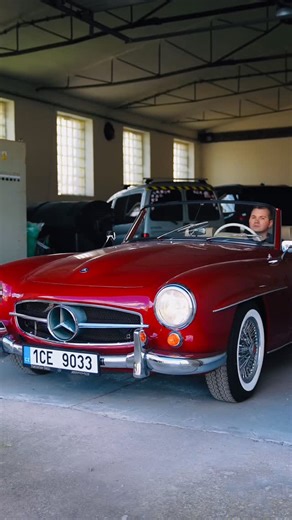 Mercedes-Benz 190 SL Cabrio 🔥🇩🇪 «Oči se bojí, ale ruce dělají» Každé auto je pro mě novou zkušeností a pracovním pokrokem. #vintage #car #upholstered #design #ford #fordcortina #leather #leatherworks #car #mb #leather #leatherwork #interior #carporn #upholstery #upholstered #leatherisbetter #motorcycle #ceskeremeslo #autocalounictvi #motocalouneni #cadillac #truhlařství #sedačka #opravaaut #opravanabytku #renovacekuze | Cristiano oprava kůže