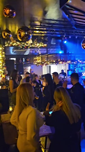 Konobar, donesi vrata da izadjem !!! 😂 #vanjamijatovic sta uradi 🥂 #foryou 😁 #nightlife #beograd