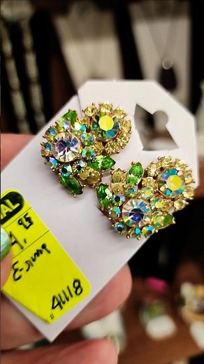 CLOSE UP WIN! Incredible Vintage TRIFARI costume jewelry EARRINGS #jewelry #resale #lottery #winner