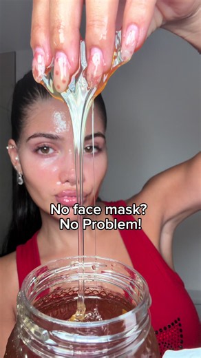 DIY honey face mask 🍯🍯🍯 #honey #diy #facemask #hack | DIY face mask