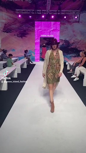 4.9K views · 21 reactions |  Runway Worthy Styles  Our Paisley Flower Tunic  #fashion #fashionblogger #fashionstyle #londonfashionweek #modafashion | Goose Island | Facebook