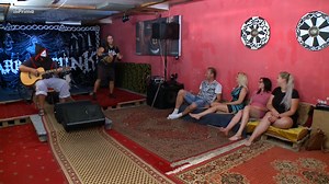 15K views · 135 reactions | Ještě jste neviděli včerejší legendární večer u Horseta? Podívejte se online: bit.ly/Prostřeno_epizody | Prostreno! | Facebook