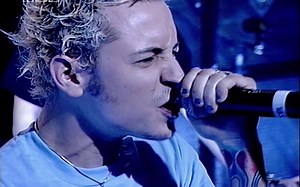 林肯公园Linkin Park - Crawling (Top of the Pops 2001) Remastered 4K_50fps