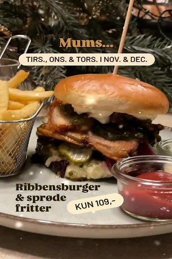 🎄✨ 𝙅𝙪𝙡𝙚𝙠𝙤𝙣𝙠𝙪𝙧𝙧𝙚𝙣𝙘𝙚 𝙥å 𝙁𝙧𝙚𝙙𝙚! ✨🎄 Vil du forkæles med en middag for 2 personer hos 𝘾𝙖𝙛é 𝙁𝙧𝙚𝙙𝙚𝙧𝙞𝙠𝙨𝙗𝙚𝙧𝙜? 🍽️💫 Så er det nu, du skal smide en kommentar 👇 🧑‍🎄 Sådan deltager du: Skriv i kommentarfeltet hvilken ret fra vores julemenu du allerhelst vil vinde 🎅 (Se video for inspiration! Hele menuen kan ses på vores hjemmeside) 🎁 Vi trækker en heldig vinder inden udgangen af november! Vinderen får et gavekort til middag for 2 personer på Frede – klar til en af