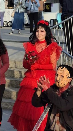 Lydia Deetz from Beetlejuice at Hola Fest Halloween 2025 #cosplay #beetlejuice