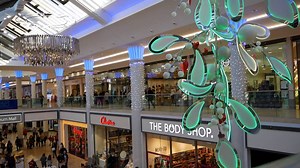 It's day two of our Winter Weekend of Fun! Join us for more festivities today with your favourite characters, meet Santa and Bjorn the polar bear and make snow angels in our snow pit! Find out more > http://bit.ly/2iPeq5o | Metrocentre