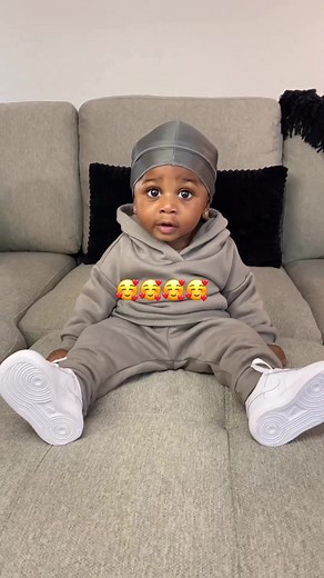 What a cute model #cutebaby #cuteblackbabies #blackkidsmatter #blackbabiesmatter✊🏿✊🏾✊🏽✊🏼 #sooooocutee😍😍 #blackbabiesmatter👶🏽✊🏾 #sooooocuteeee😍😍😍😍😍😍😍😍😍 #sooooocuteeeeeeeeeeeeee #darkskinbaby❤❤ #babysingingchallenge #babyoutfitchallenge #babyhoodies #babyoutfitchange #babyfitstiktok #babyfitsdiy #babyfitinspo