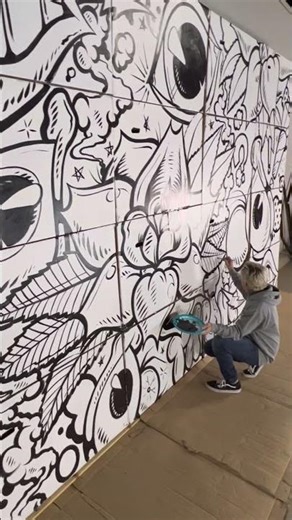 Random clip of the process. Love to paint big. #liveart #freehand #mural