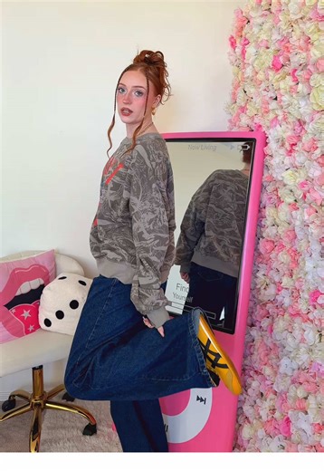 Stylish Sweatshirt Outfit Ideas for Comfort and Cuteness