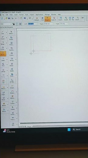 Construction of SQUARE using rectangle tool in Solid Edge V19 (both edge and corner conditions)