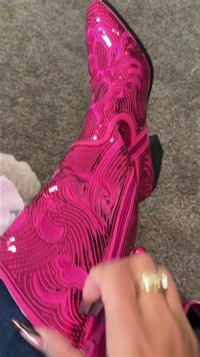 Pink glitter cowgirl boots – bold, glamorous, and perfect for standing out at any event or night out