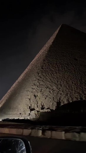 🌙✨ The Pyramids at Night | Sinbad Tour 🇪🇬 When the sun sets over Giza, a new kind of magic begins… 🌌 The Great Pyramids of Egypt glow under the moonlight — silent, powerful, and timeless. 🏜️💫 At night, the desert breeze whispers through history, and the illuminated pyramids create a scene that feels almost unreal. 🌕✨ It’s not just a view — it’s a feeling you’ll never forget. 📍 Location: Giza Plateau, Cairo 🎟️ Don’t miss the famous Sound & Light Show — where history speaks beneath the st