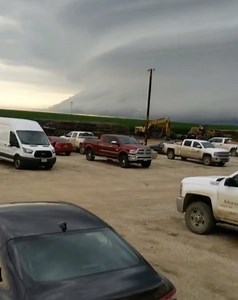 22K views · 321 reactions | Check out this Massive Shelf Cloud this morning as seen from Breda, IA! Permission: Brittany Paulson | Live Storm Chasers | Facebook
