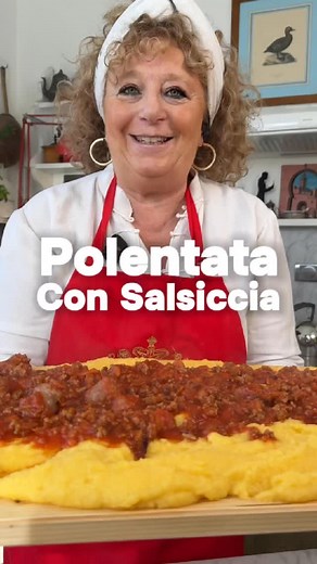 84K views · 6.9K reactions | Il freddo sta arrivando e per mangiare insieme agli amici cosa c’è di meglio di una bella polenta con sugo di salsiccia da mettere in mezzo? Nulla! Oggi la facciamo insieme ❤️ ❤️ La cuoca pop della TV  Il Club delle Cuoche, Bischeri&Bischerate, Capriccio, Prova del Cuoco & Pomeriggio5 : @atera.agency #luisannamesseri #polenta #polentaconsalsiccia #polentaalsugo | Luisanna Messeri | Facebook