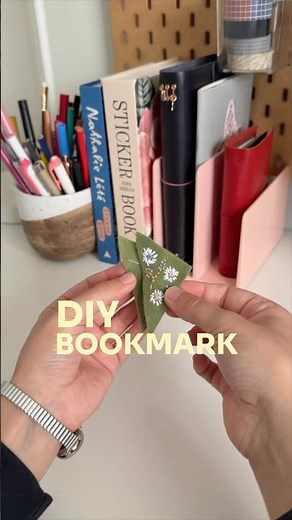 DIY felt embroidered bookmark 🔖 📖 #easydiy #diybookmark