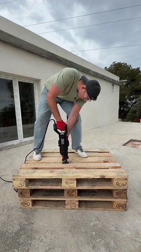 Crea un sofá de jardín con palets y Parkside