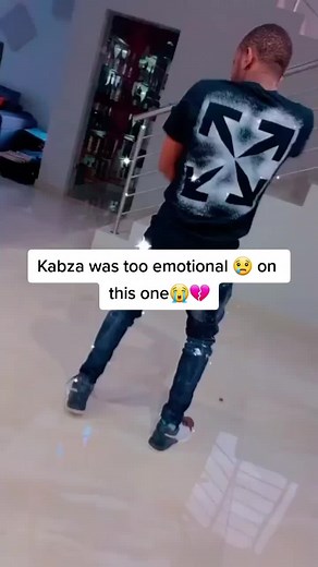 Kabza de Small Emotional Dance Performance