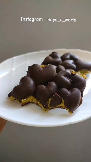 Exploring Naya's World: A Fun Adventure on Instagram