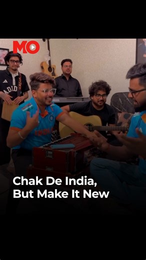 Fans’ ‘Chak De India’ remix takes over the internet Watch how Team India fans turned Chak De India into a viral anthem, hyping up the Champions Trophy final! #ChakDeIndia #TeamIndia #ChampionsTrophy #CricketFans #ViralVideo #MO #IndiaToday | India Today