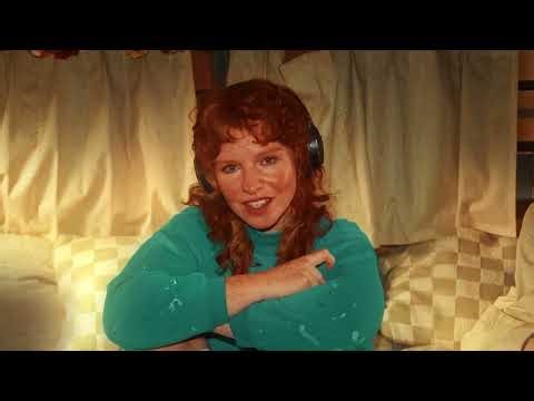 Sara Beth – Vices (Official Visualizer)