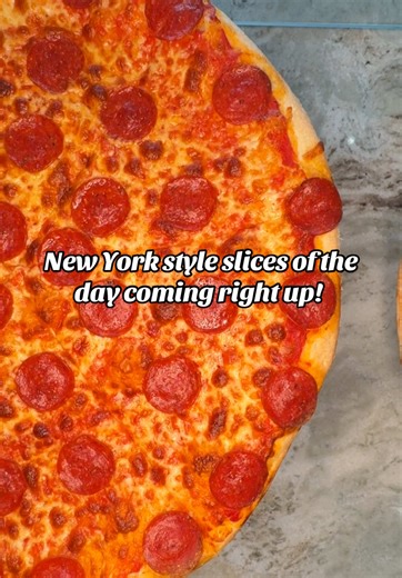 Big, crispy, and delicious slices of New York style pizza ready at your convenience! 🤤 #pizza #italian #newyorkstylepizza