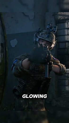 What is the function of the special glowing tracer round placed at the end of the magazine?